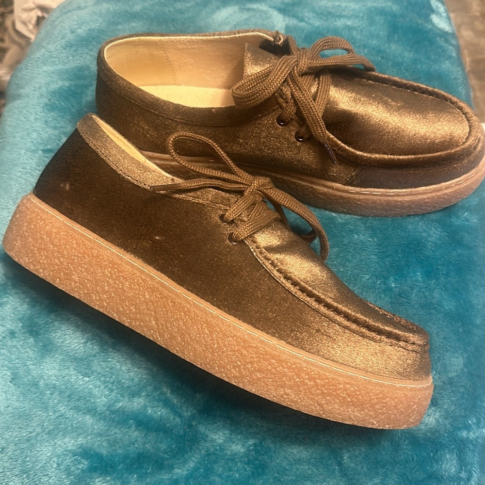 Hush Puppies like new! Velvet sz 10